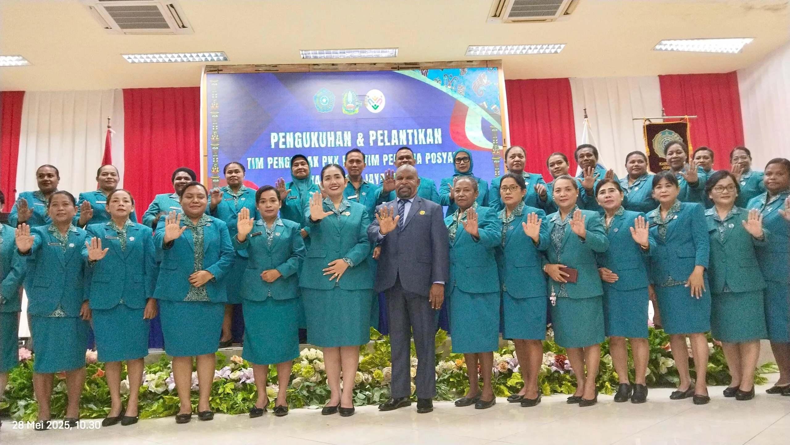 Lantik TP-PKK, Bupati Yunus Wonda: Mampu Jalankan Program Langsung Kepada Kebutuhan Masyaraka