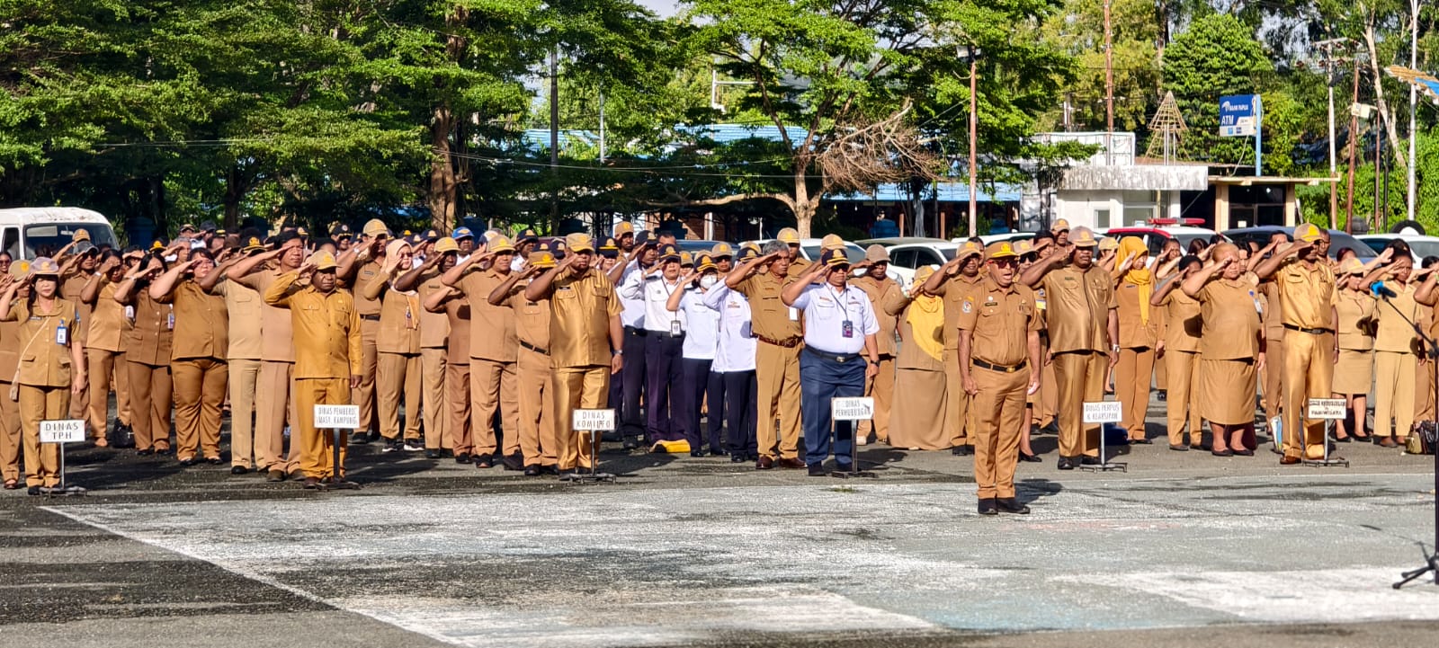 Tampak suasana Apel Rutin ASN Pemerintah Kabupaten Jayapura, di Lapangan Apel Gunung Merah Sentani, Senin (29/06/2026)